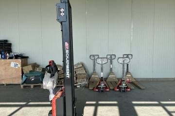 Elektro staker ESL122 3600 mm sa podignutim viljuškama