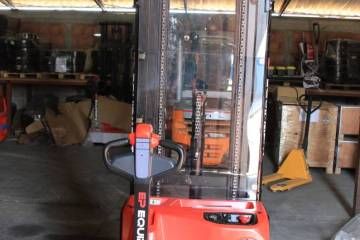 Elektro staker EP WSA161 sa visinom dizanja 5 m