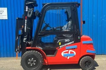 Elektro viljuškar EFL303 – prednji pogled