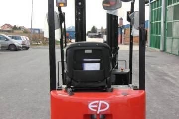 Elektro viljuškar EFS15 – električni viljuškar za skladišta i industriju