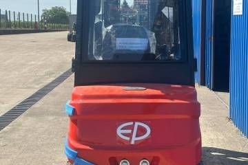 EFL303 električni viljuškar sa visinom dizanja 4,8 m